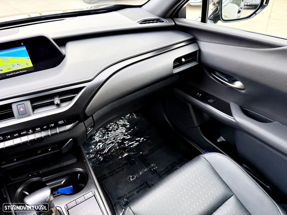 Lexus UX 250h Special Edition (LCA) - 18