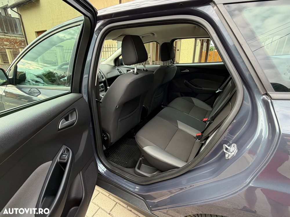 Ford Focus 1.6 TDCI DPF Trend - 11