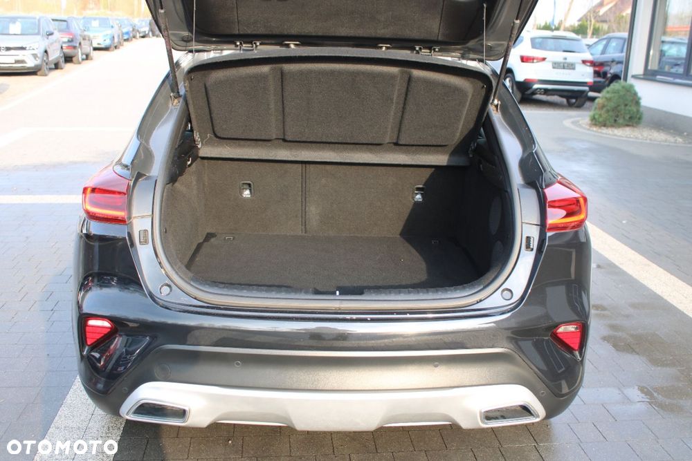 Kia XCeed - 16