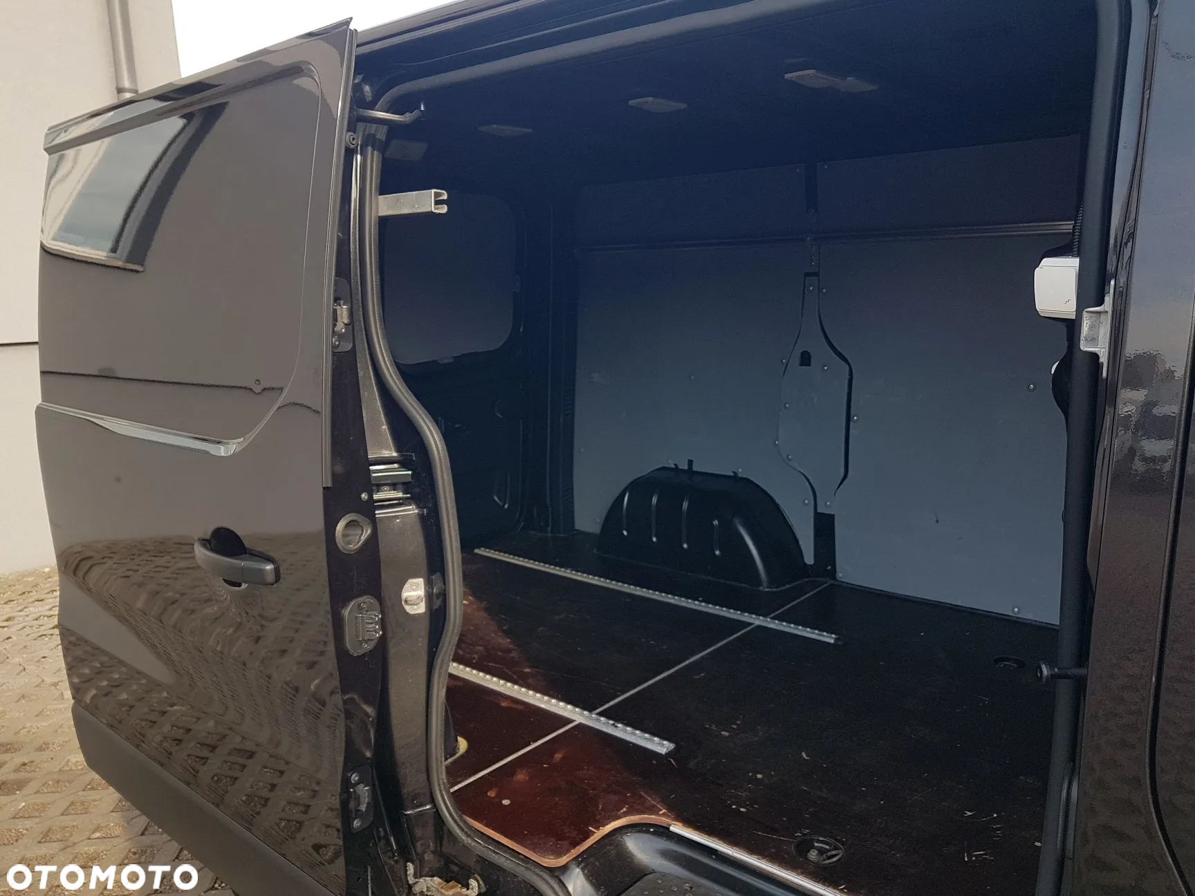Renault TRAFIC KLIMA TEMPOMAT 1,6 DCI 145 BLASZAK VAN FURGON KRAJOWY L1H1 - 6