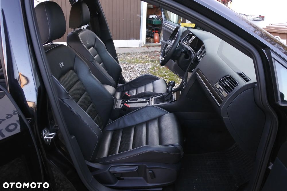 Volkswagen Golf - 6