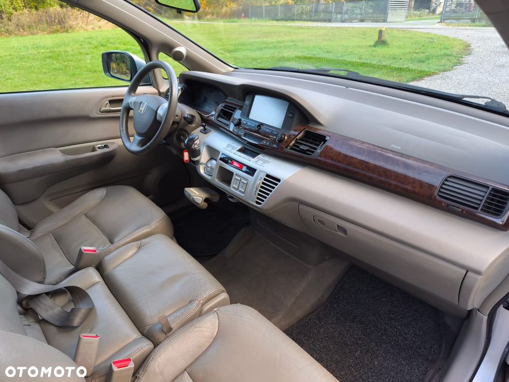 Honda FR-V - 26