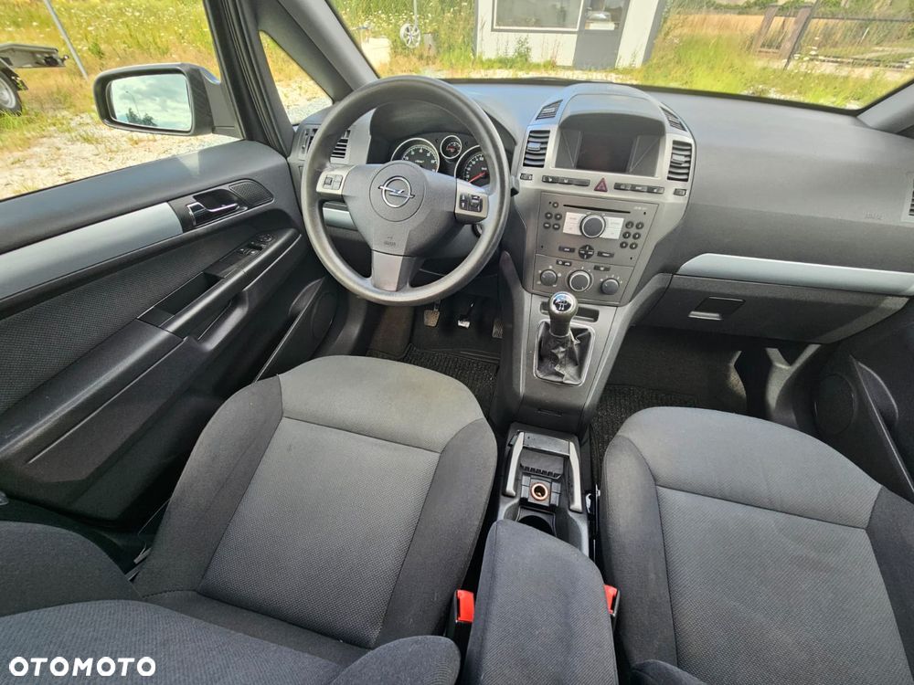 Opel Zafira - 10