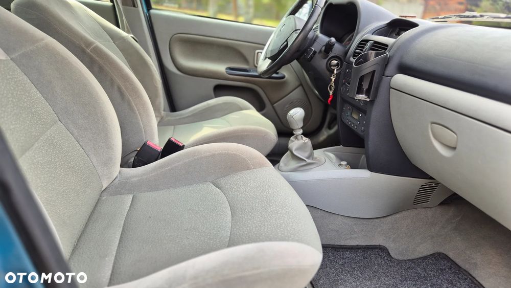 Renault Clio 1.4 16V Extreme - 13