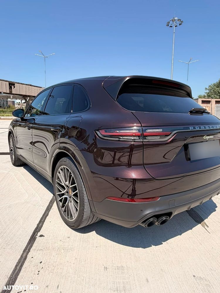Porsche Cayenne - 22
