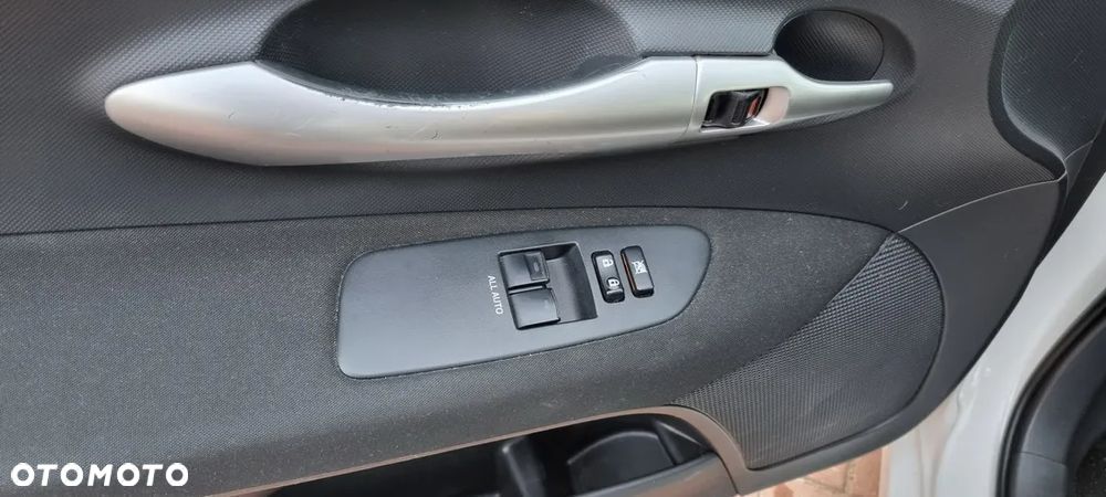 Toyota Auris 1.33 VVT-i Edition - 13