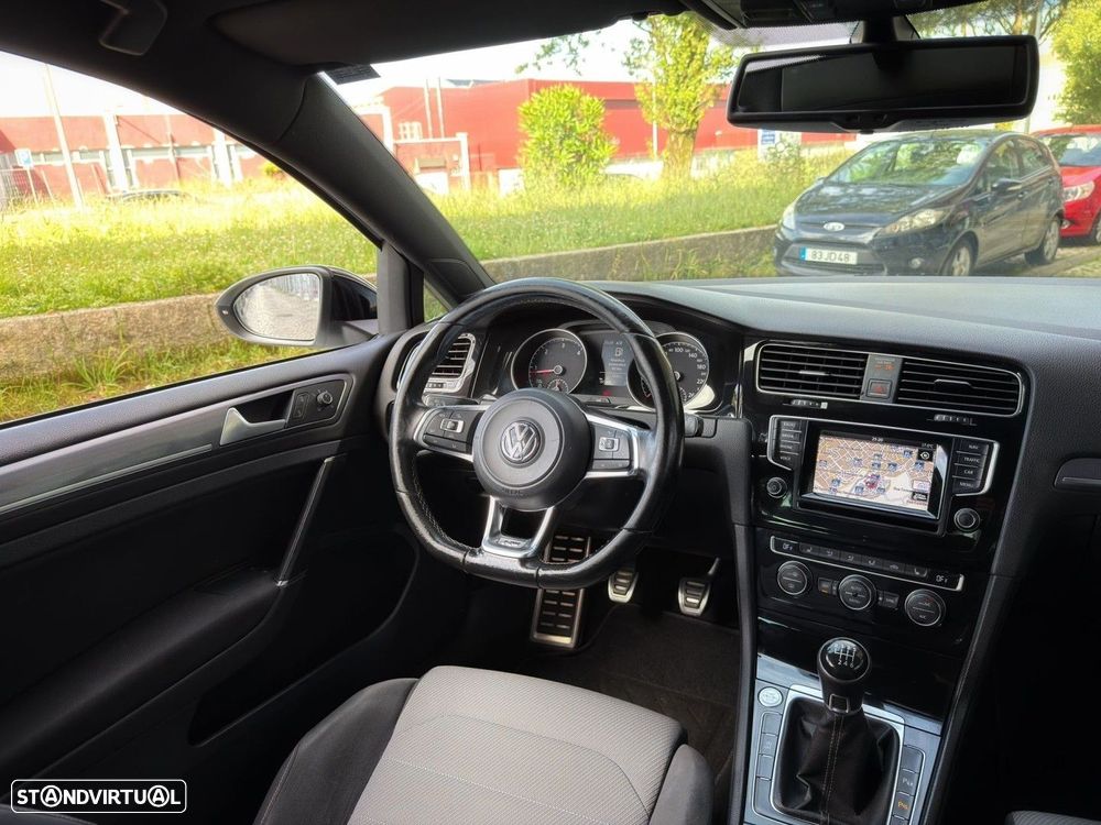 VW Golf 2.0 TDi Highline - 19
