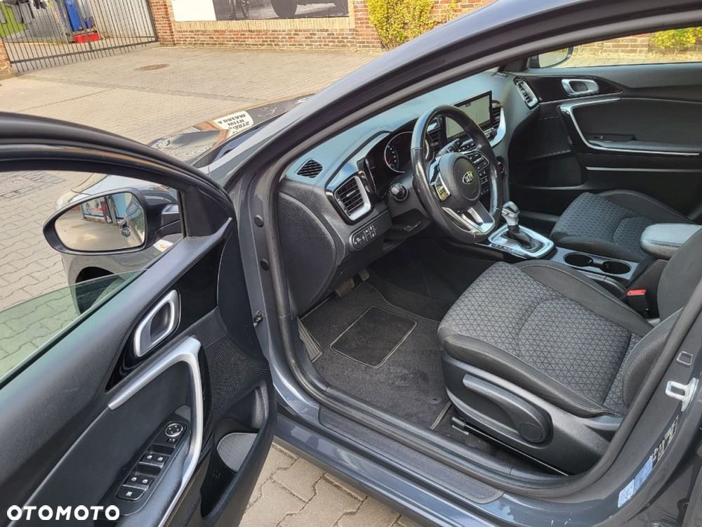 Kia Ceed - 21