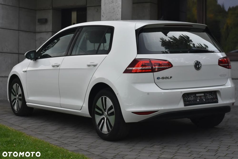 Volkswagen Golf - 2