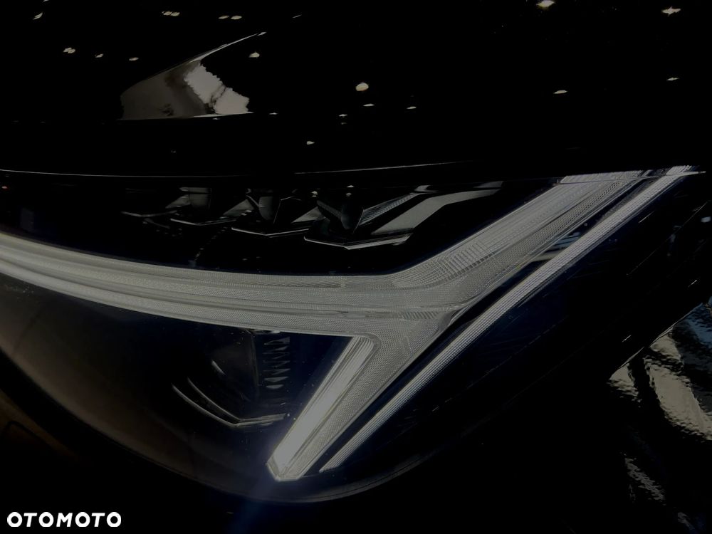 Volvo XC 40 B4 AWD Ultimate Dark - 23