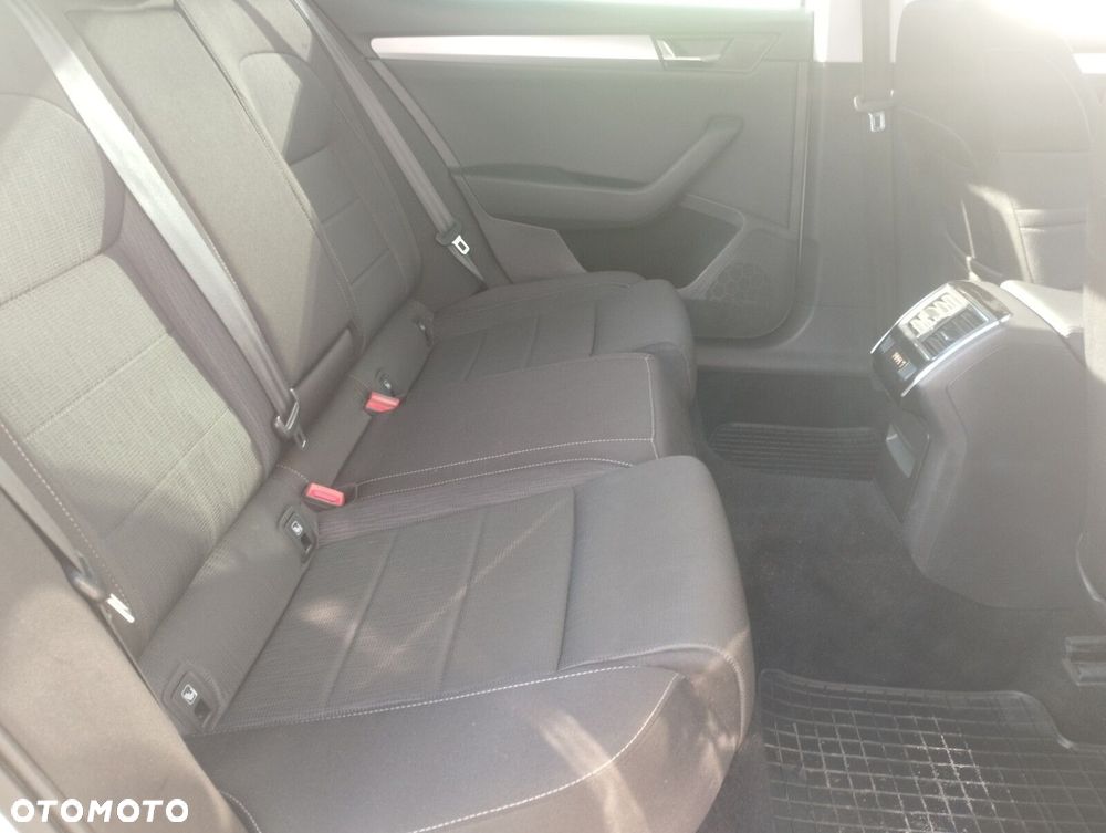 Skoda Superb 2.0 TDI SCR Style DSG - 25