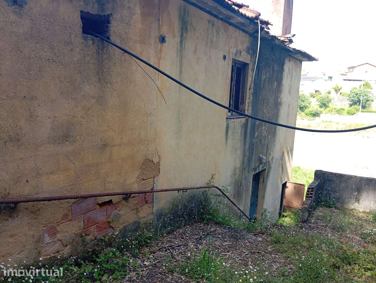 Moradia para restauro em Travanca, Oliveira de Azeméis - Grande imagem: 5/18