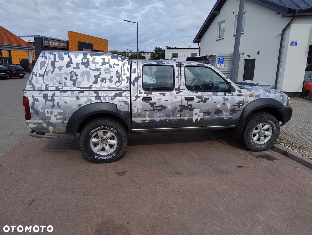 Nissan Pickup - 5