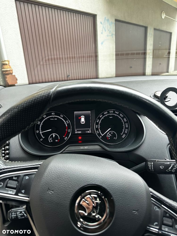Skoda Octavia 2.0 TSI RS - 8