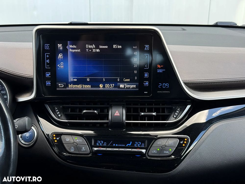 Toyota C-HR Style Selection - 27
