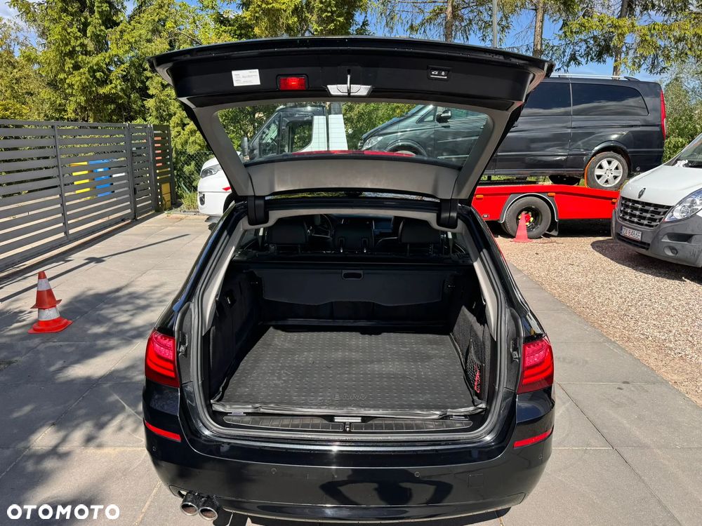 BMW Seria 5 525d xDrive Luxury Line - 9