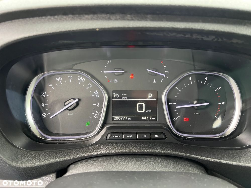 Citroën Jumpy Komfort Plus M EAT6 Business - 13