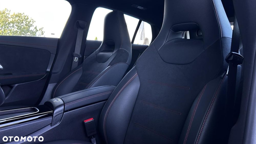 Mercedes-Benz CLA 200 AMG Line 7G-DCT - 12