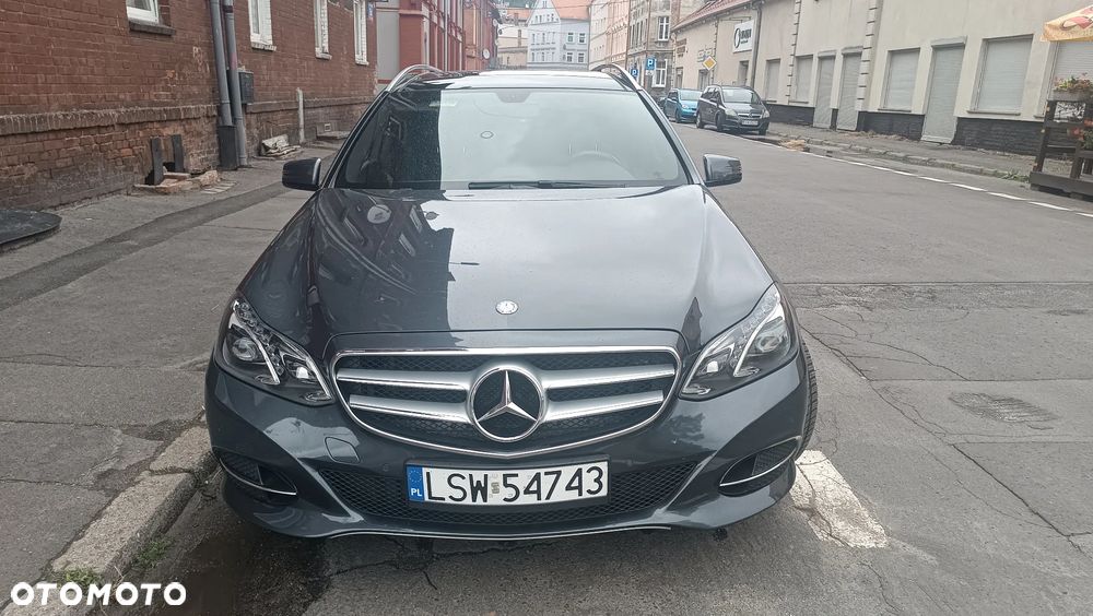 Mercedes-Benz Klasa E 300 BlueTec Hybrid - 1
