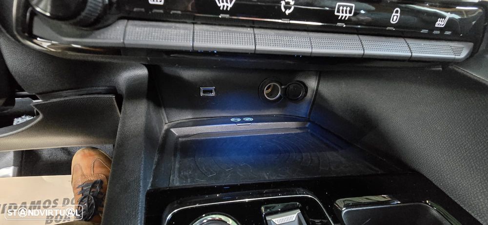 Peugeot 3008 1.6 Hybrid4 GT Pack e-EAT8 - 44