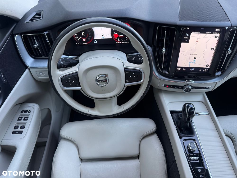 Volvo XC 60 D3 Drive-E Momentum - 19