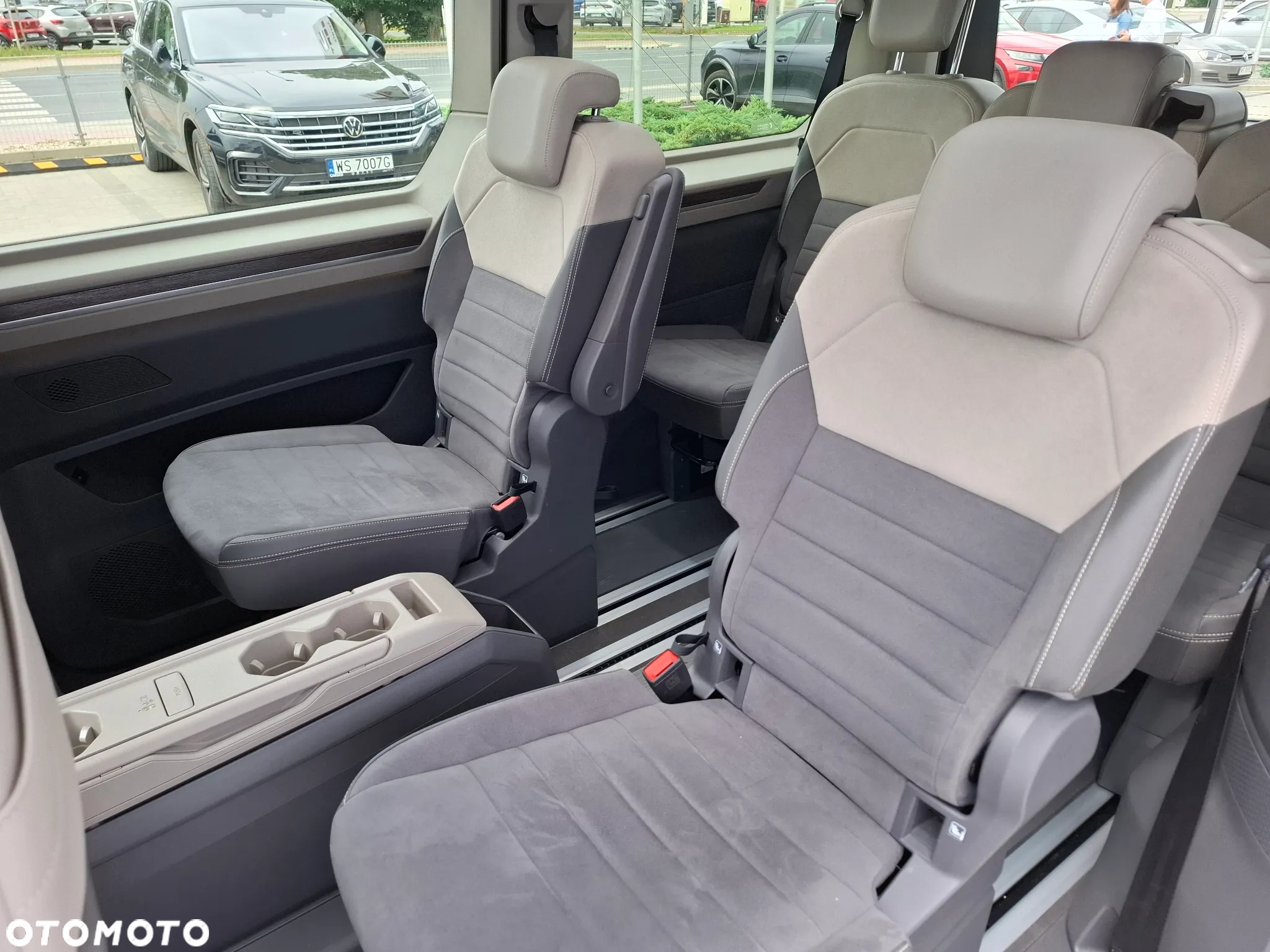 Volkswagen Multivan 2.0 TDI L2 Style DSG - 6