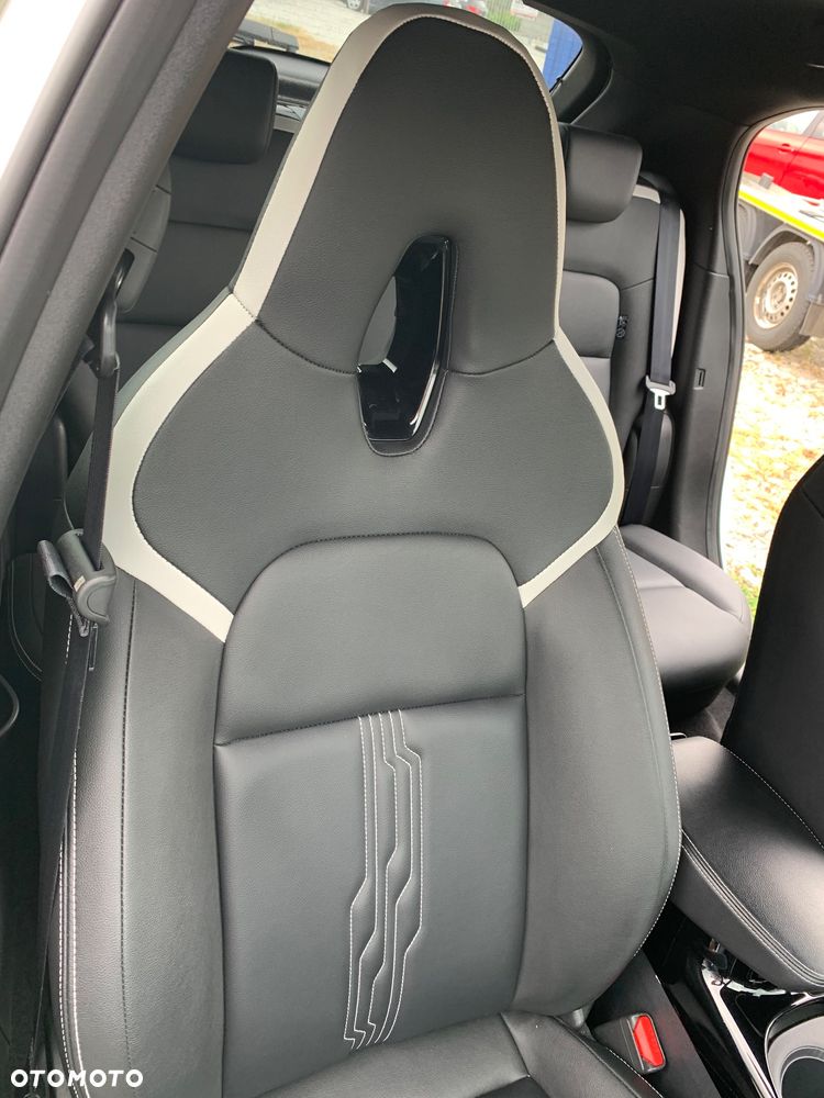 Nissan Juke 1.6 4AMT Premiere Edition - 23