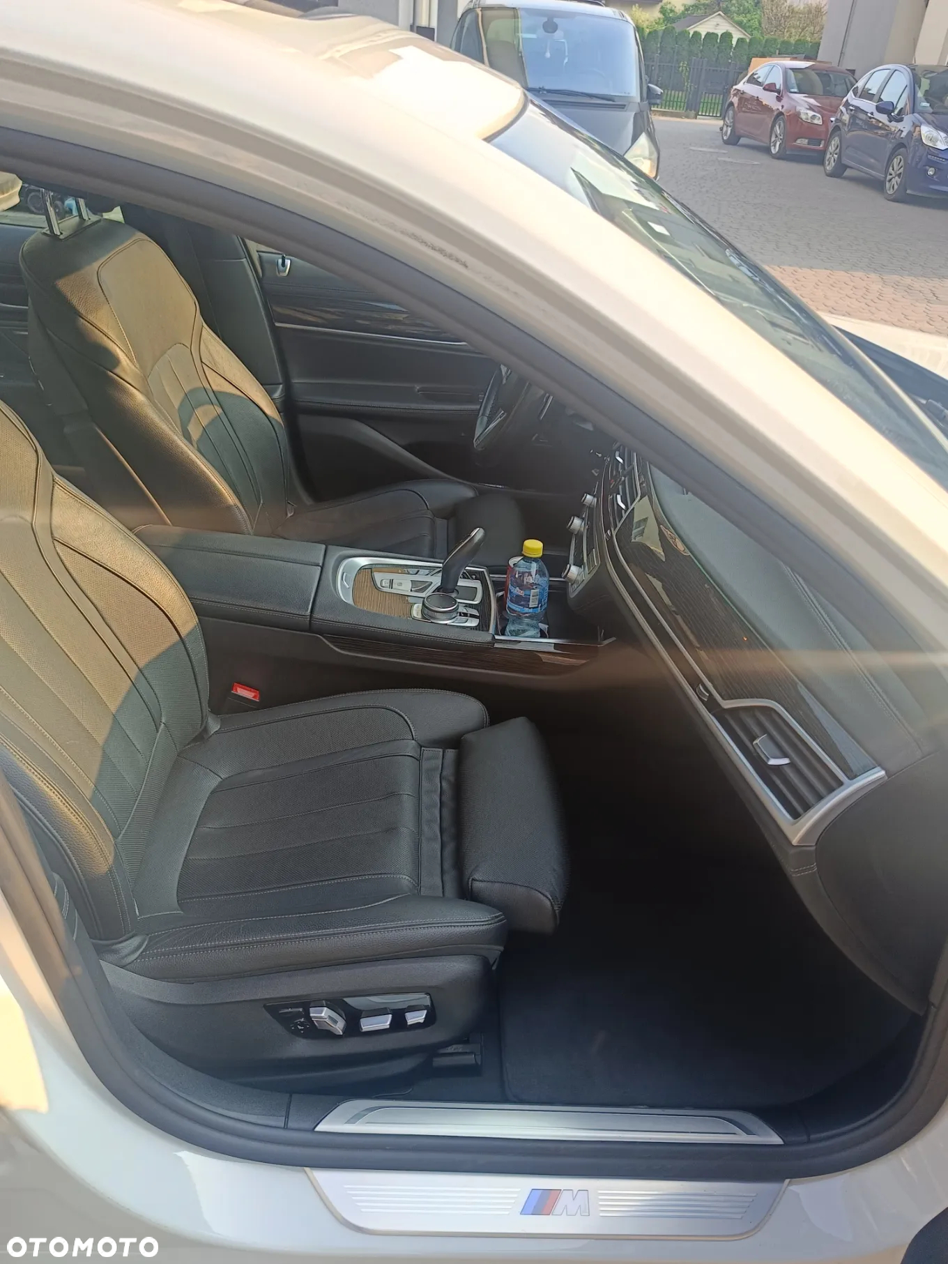 BMW Seria 7 740Li - 24