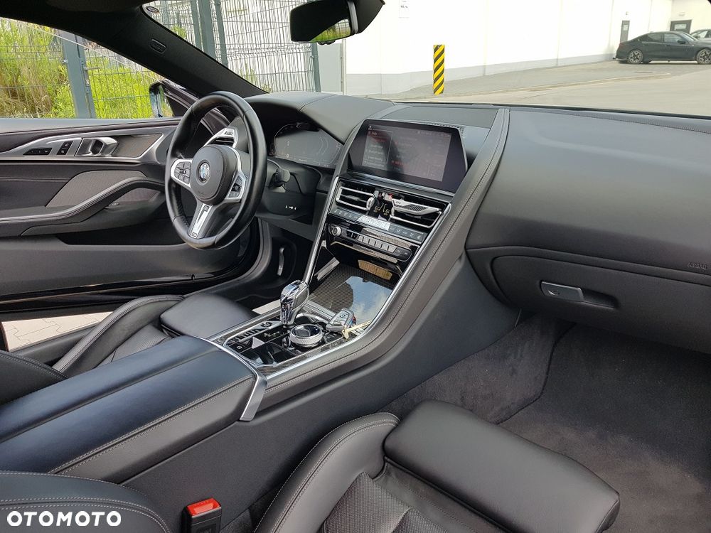 BMW Seria 8 - 15