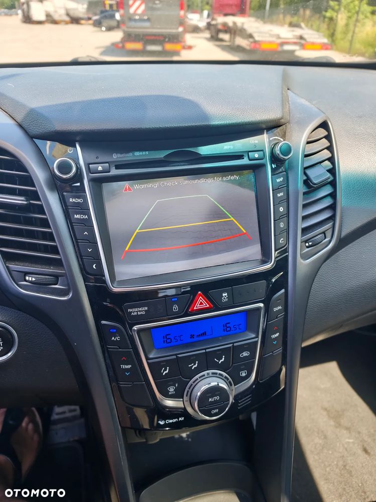 Hyundai i30 1.6 CRDi Fifa World Cup Edition - 14