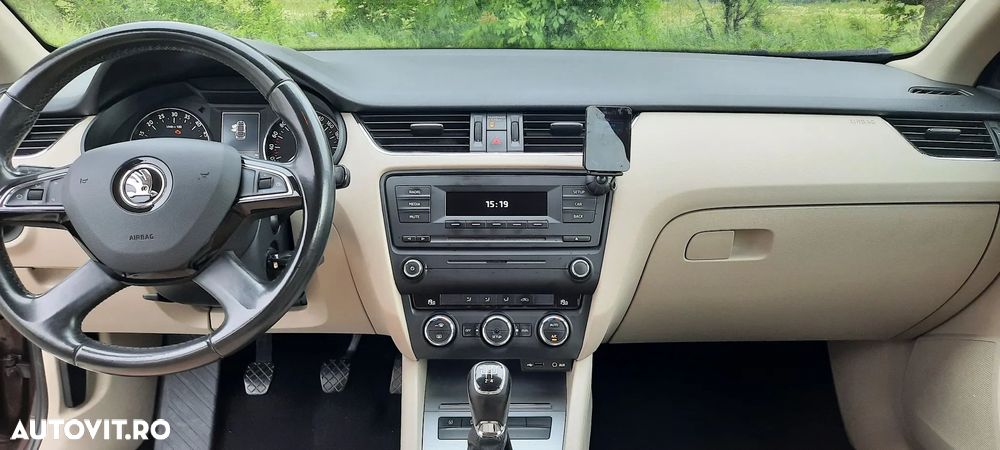 Skoda Octavia 1.6 TDI ELEGANCE - 5