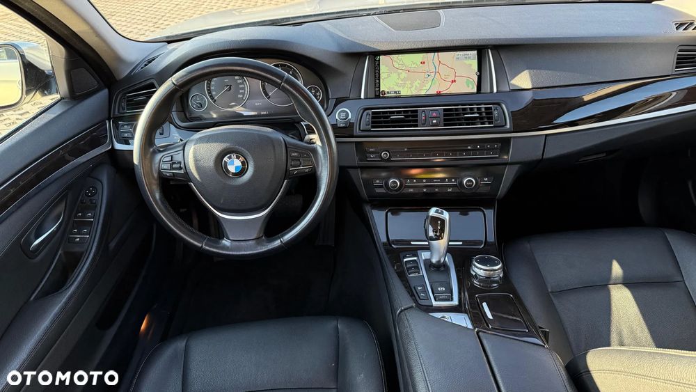 BMW Seria 5 525d Luxury Line - 11
