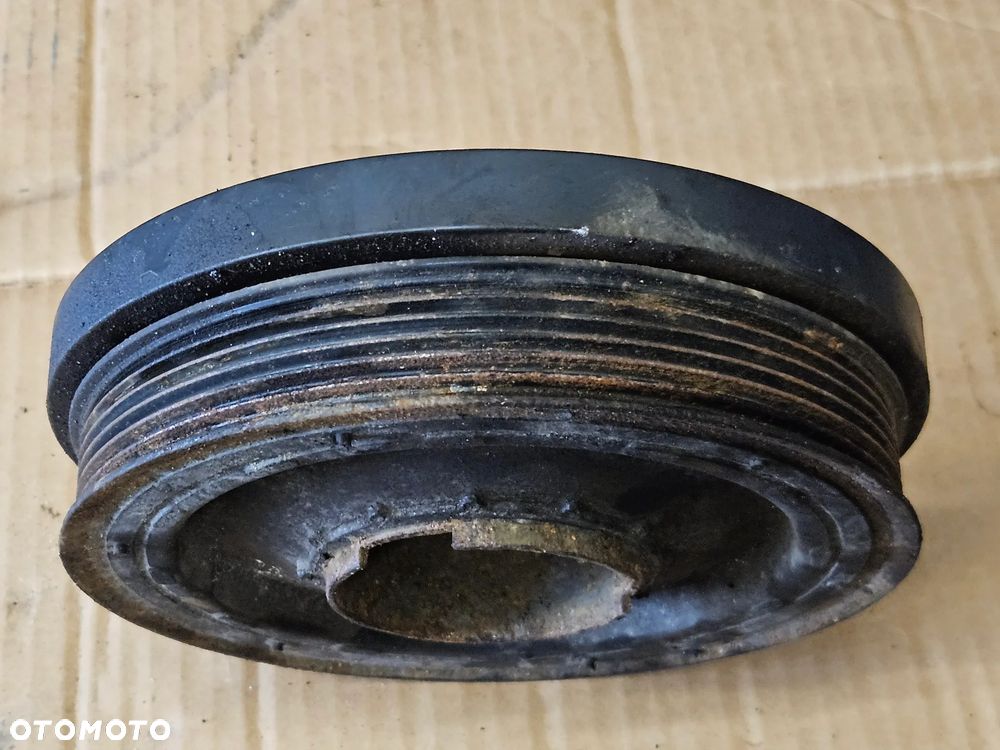 BMW E60 E61  E90 1 E87 X3 E83 2.0 D N47 koło pasowe na wal - 2