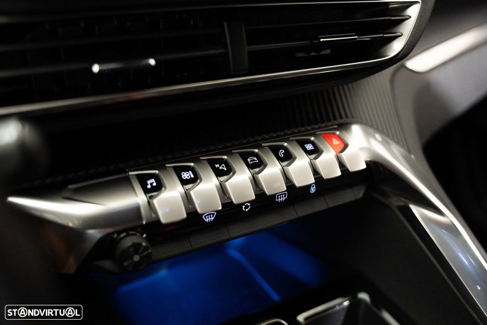Peugeot 5008 1.2 PureTech Allure Pack EAT8 - 17