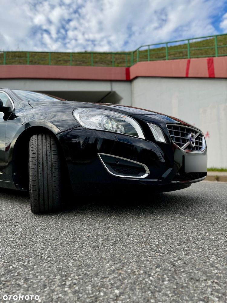 Volvo V60 D3 Summum - 4