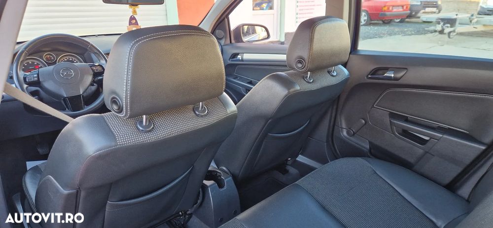 Opel Astra 1.6 Essentia - 33