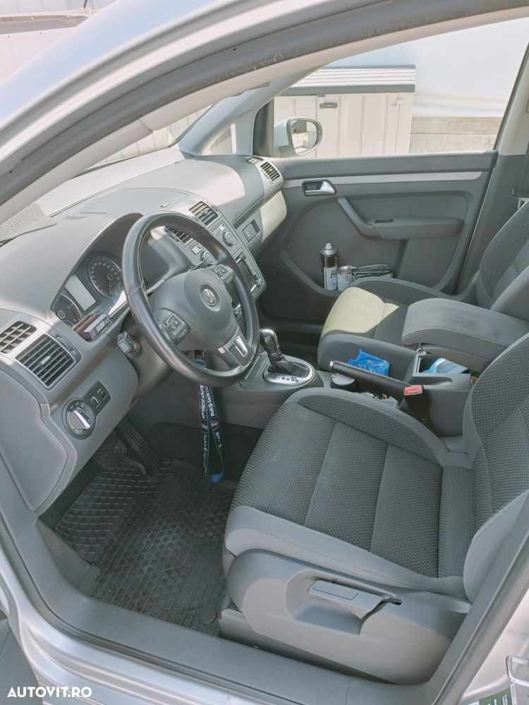 Volkswagen Touran - 17