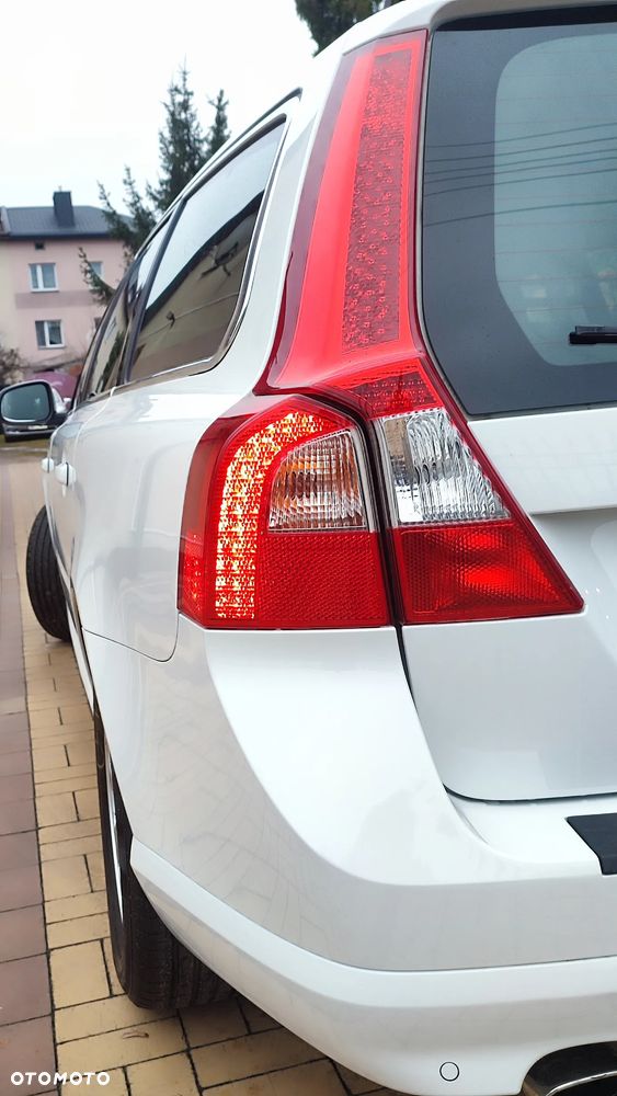 Volvo V70 D5 AWD Kinetic - 18