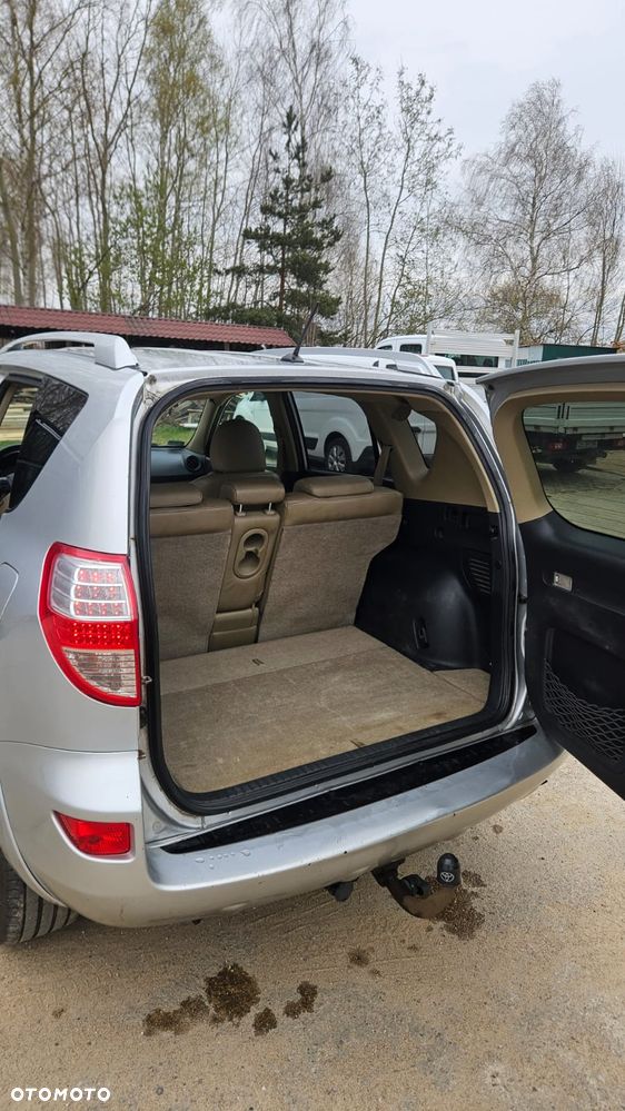 Toyota RAV4 2.2 D-CAT Premium - 7