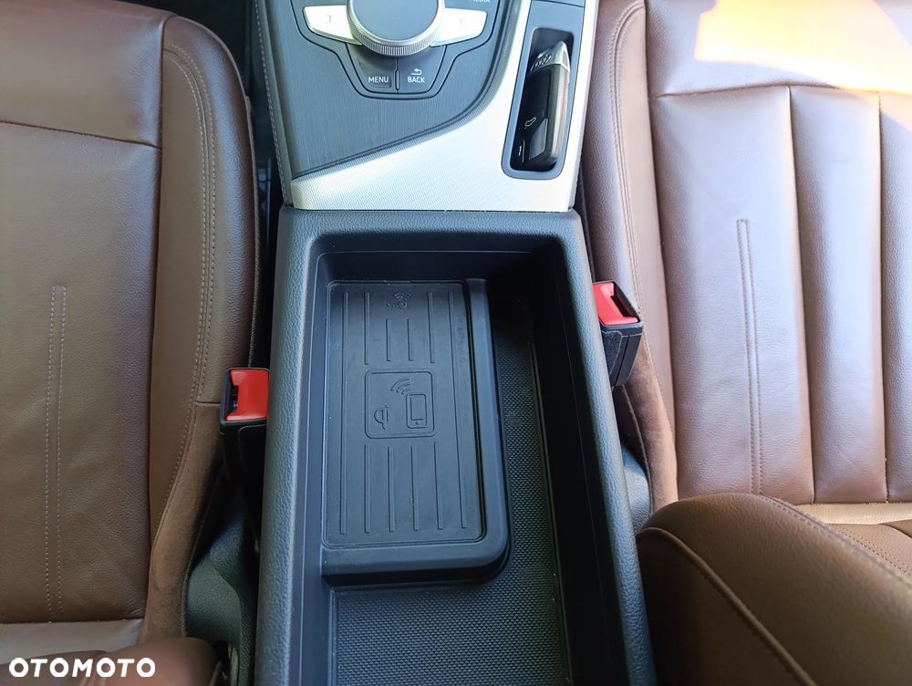 Audi A4 Avant 2.0 TDI Design - 12