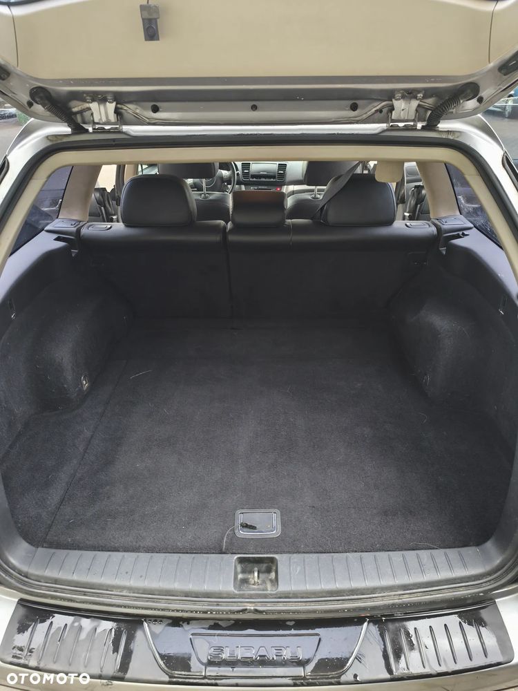Subaru Legacy - 30