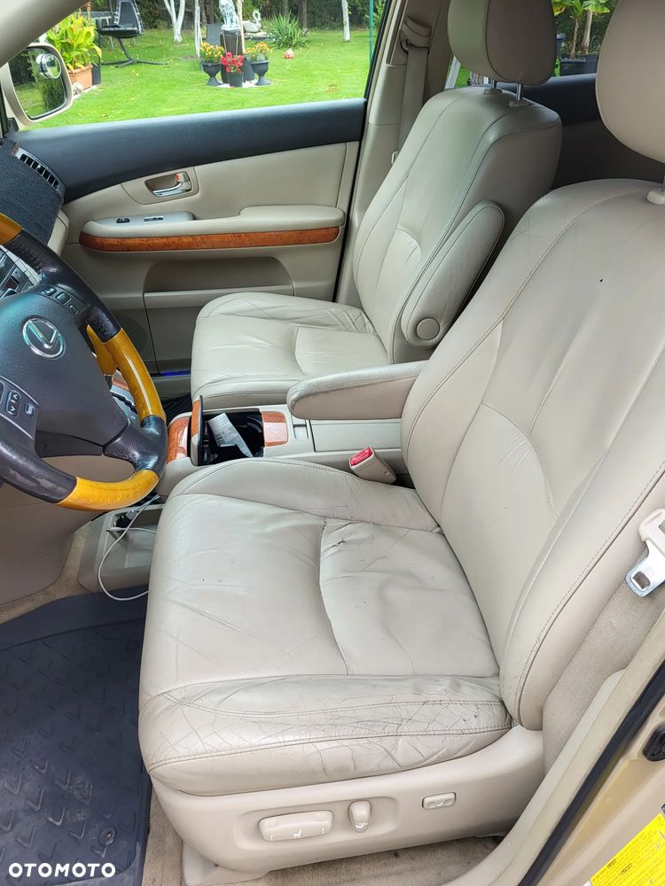 Lexus RX - 12