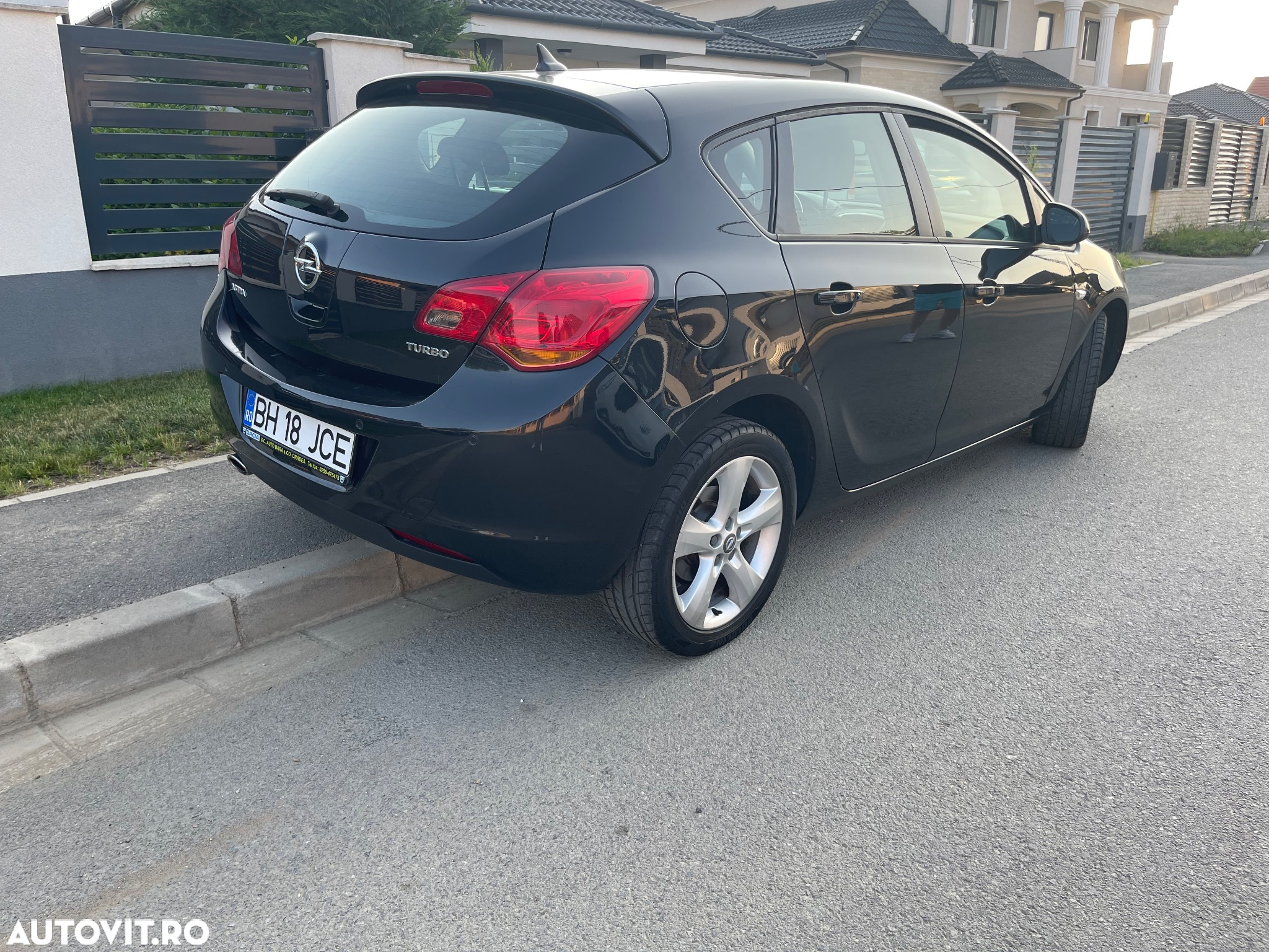 Opel Astra 1.4 Turbo Automatik Edition - 4