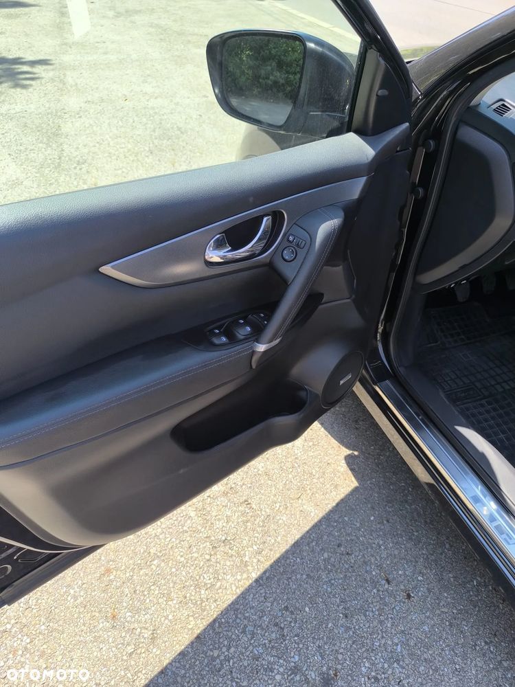 Nissan Qashqai 1.7 dCi 4x4 Tekna - 9