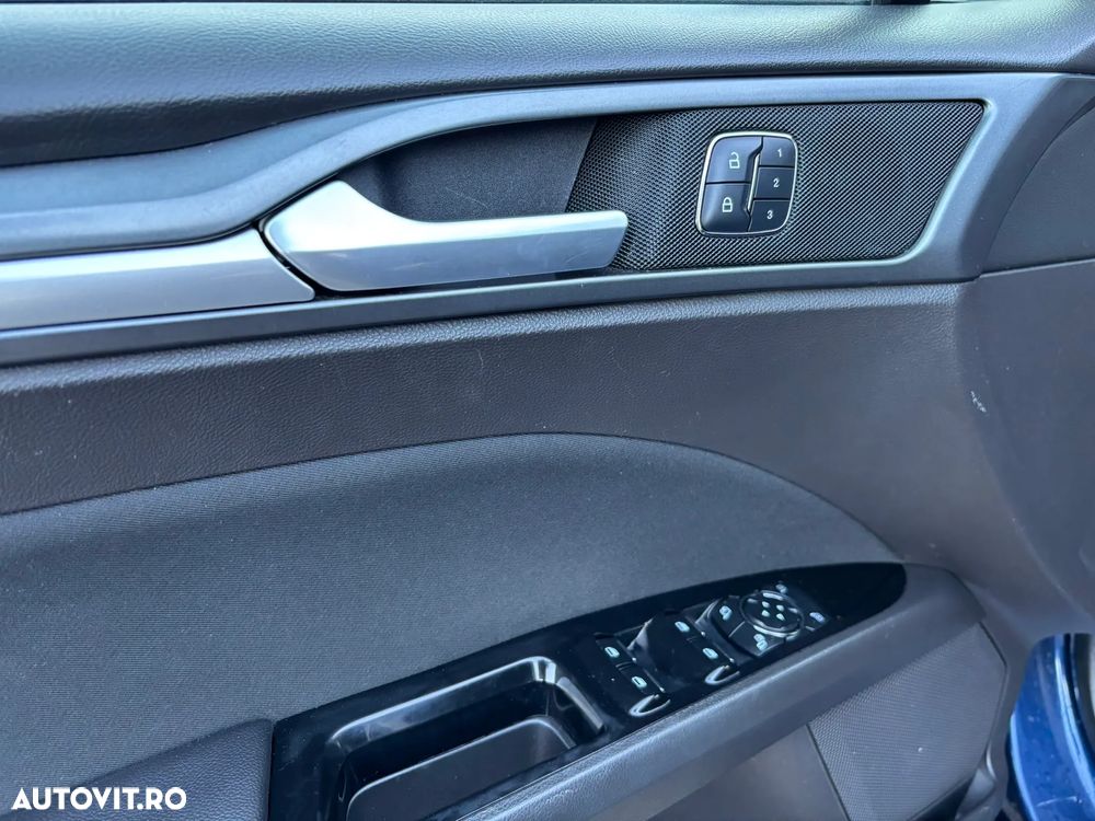 Ford Mondeo 2.0 EcoBoost Titanium - 28