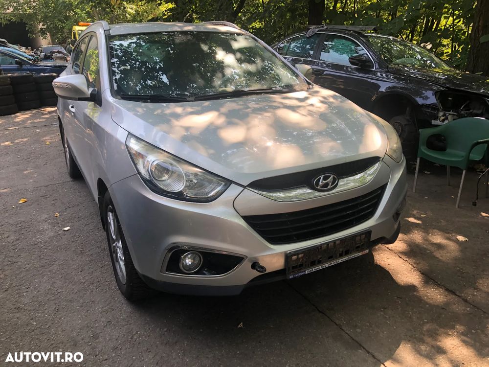 Dezmembrez Hyundai IX35 gri argintiu 2.0 CRDI 4WD 2012 - 1
