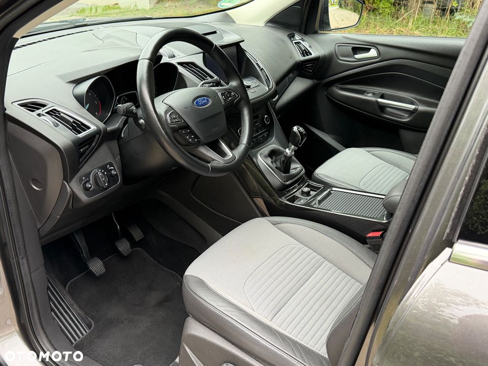 Ford Kuga - 16