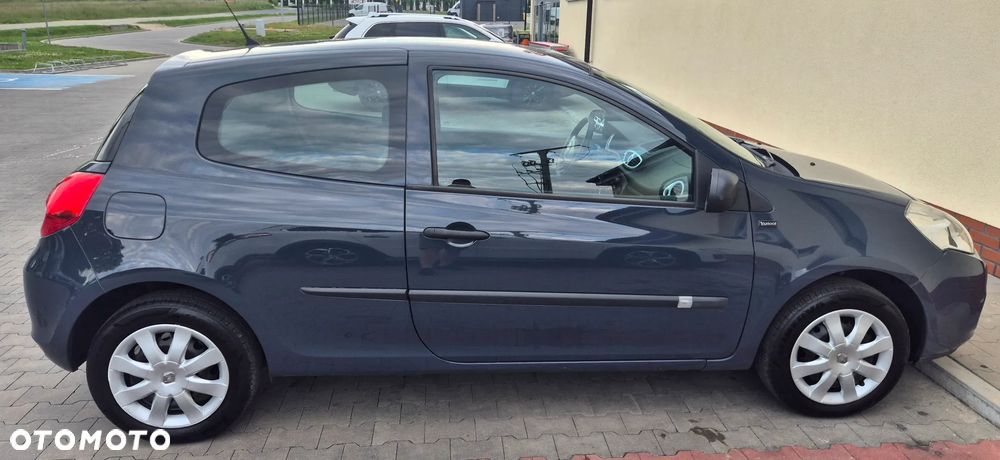 Renault Clio 1.2 16V 75 Yahoo - 23