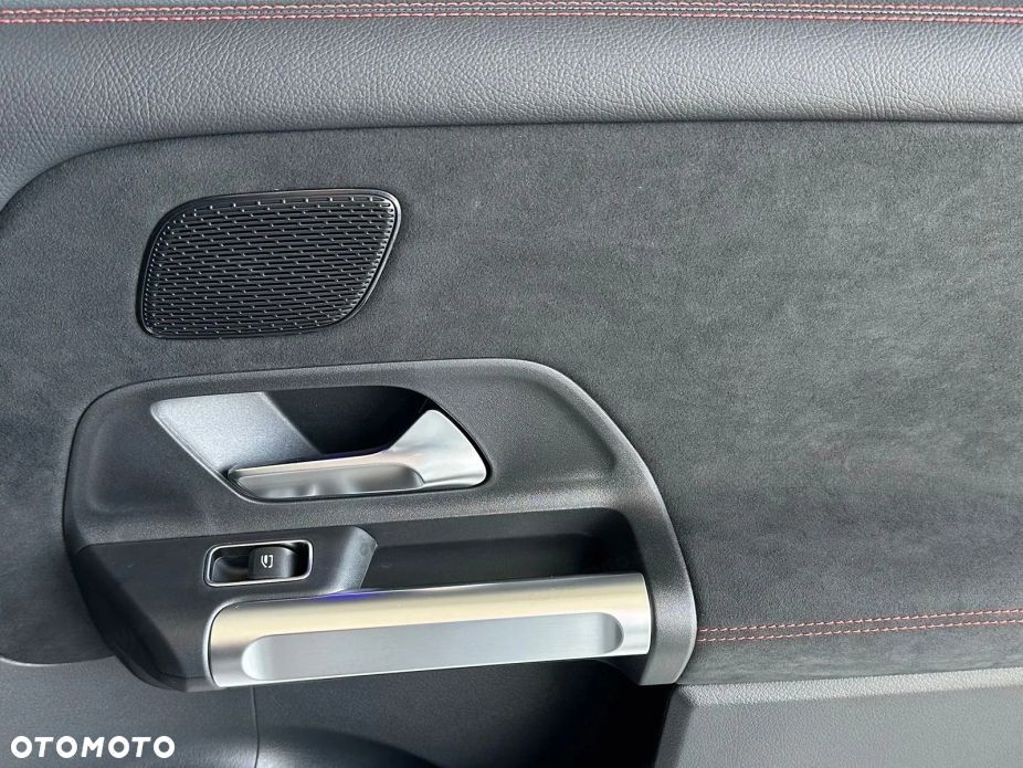 Mercedes-Benz GLB 200 AMG Line 7G-DCT - 11