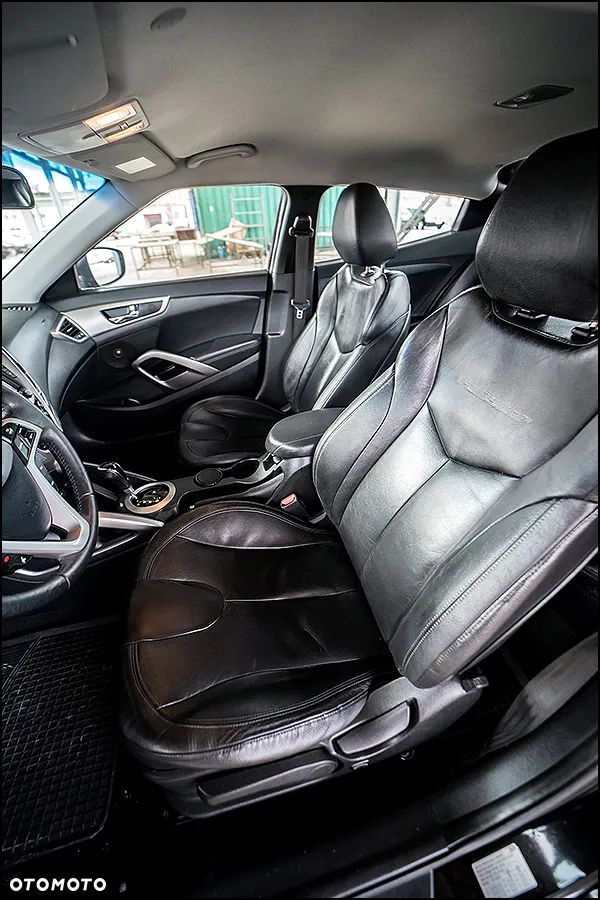 Hyundai Veloster - 31